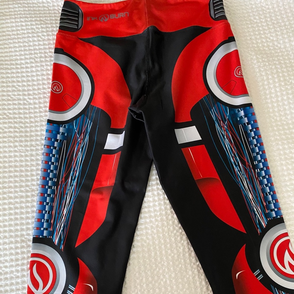 InkNBurn Robot capris, size 8